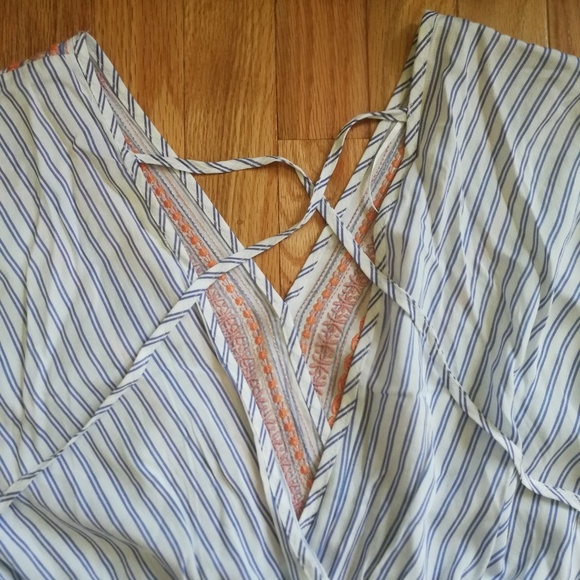 NEW Short Sleeved Backless V-Neck Summer Romper - Picture 6 of 6